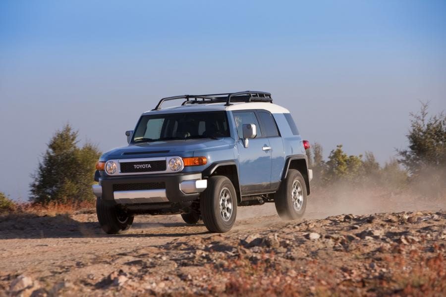  Toyota FJ Cruiser 2012 года  (фото 38 из 44)